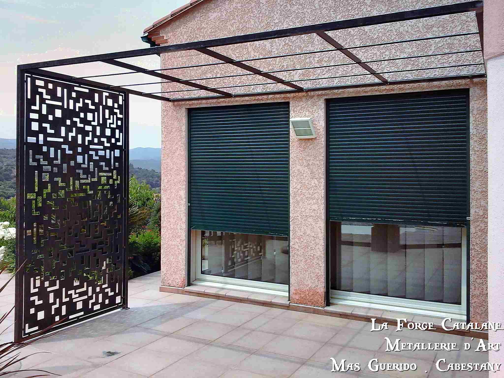 pergola decoupe laser moderne ombrage paroi laterale forge catalane 6.jpg